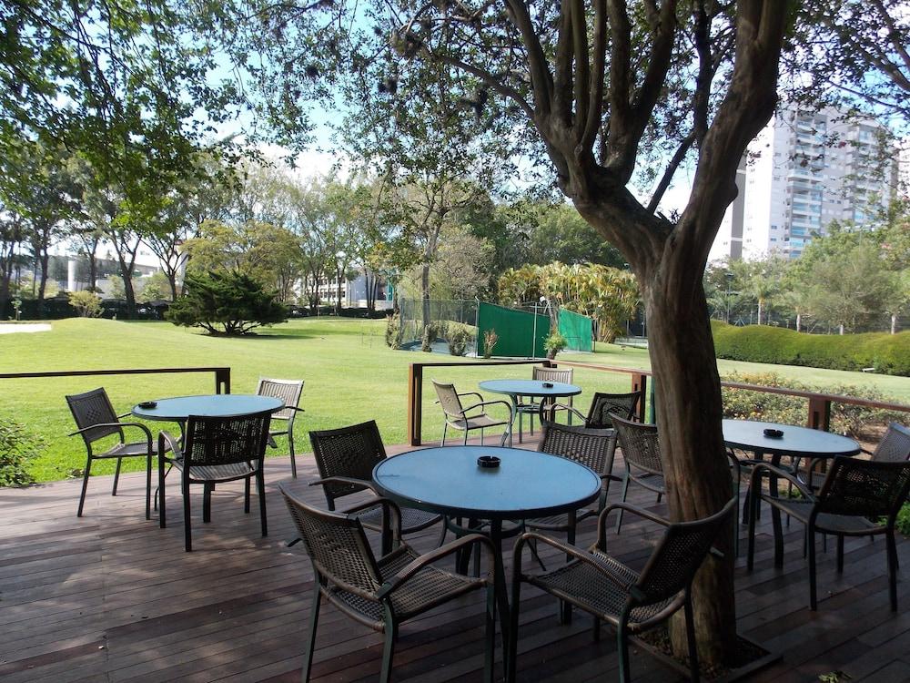 Hotel Transamerica เซาเปาโล ภายนอก รูปภาพ The deck at the clubhouse