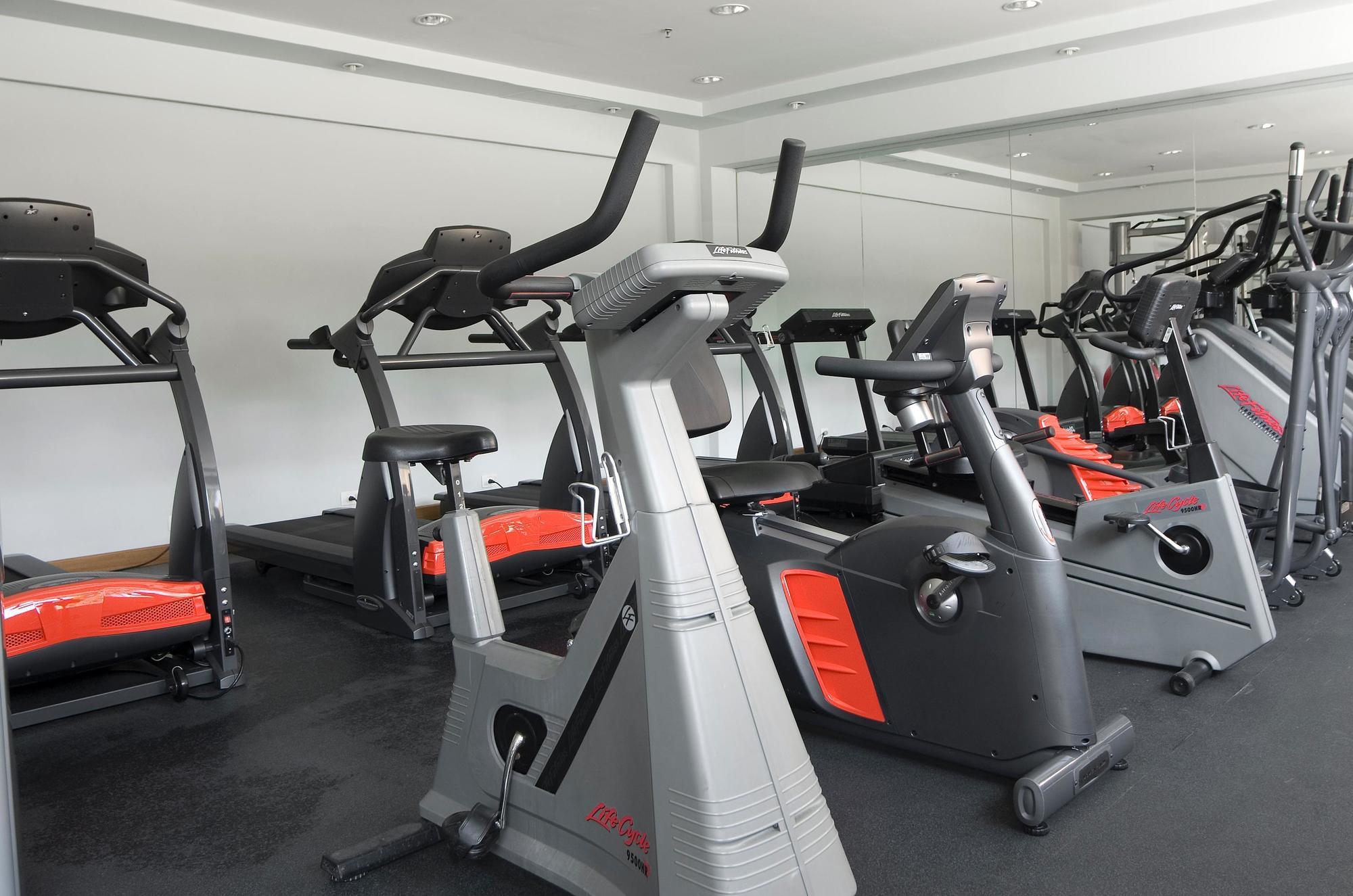 Hotel Transamerica เซาเปาโล ภายนอก รูปภาพ The gym at the school