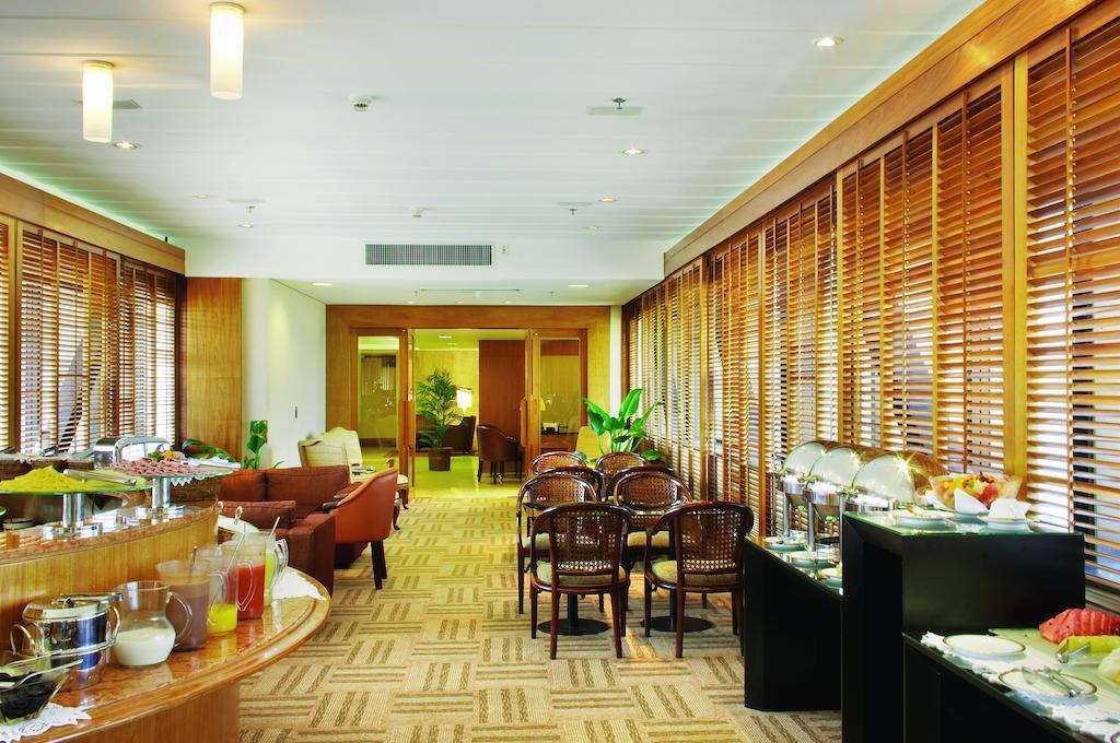 Hotel Transamerica เซาเปาโล ภายนอก รูปภาพ The lounge at the airport